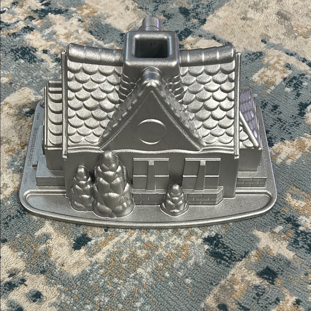Nordic Ware Silver Gingerbread House Bakeware